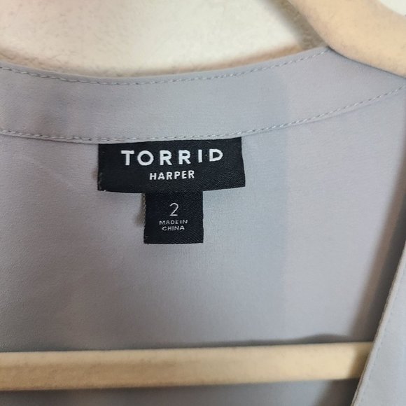 Torrid Womens 2X Gray Split Neck Harper Georgette Pullover 3/4 Sleeve Blouse - Picture 6 of 9